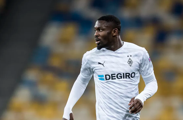 从开场便不 从开场便不