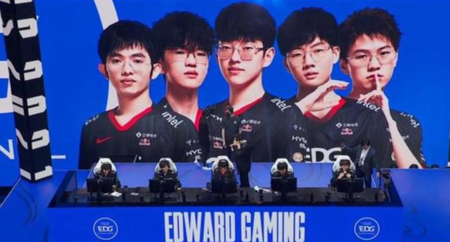 斜传打到肋 斜传打到肋