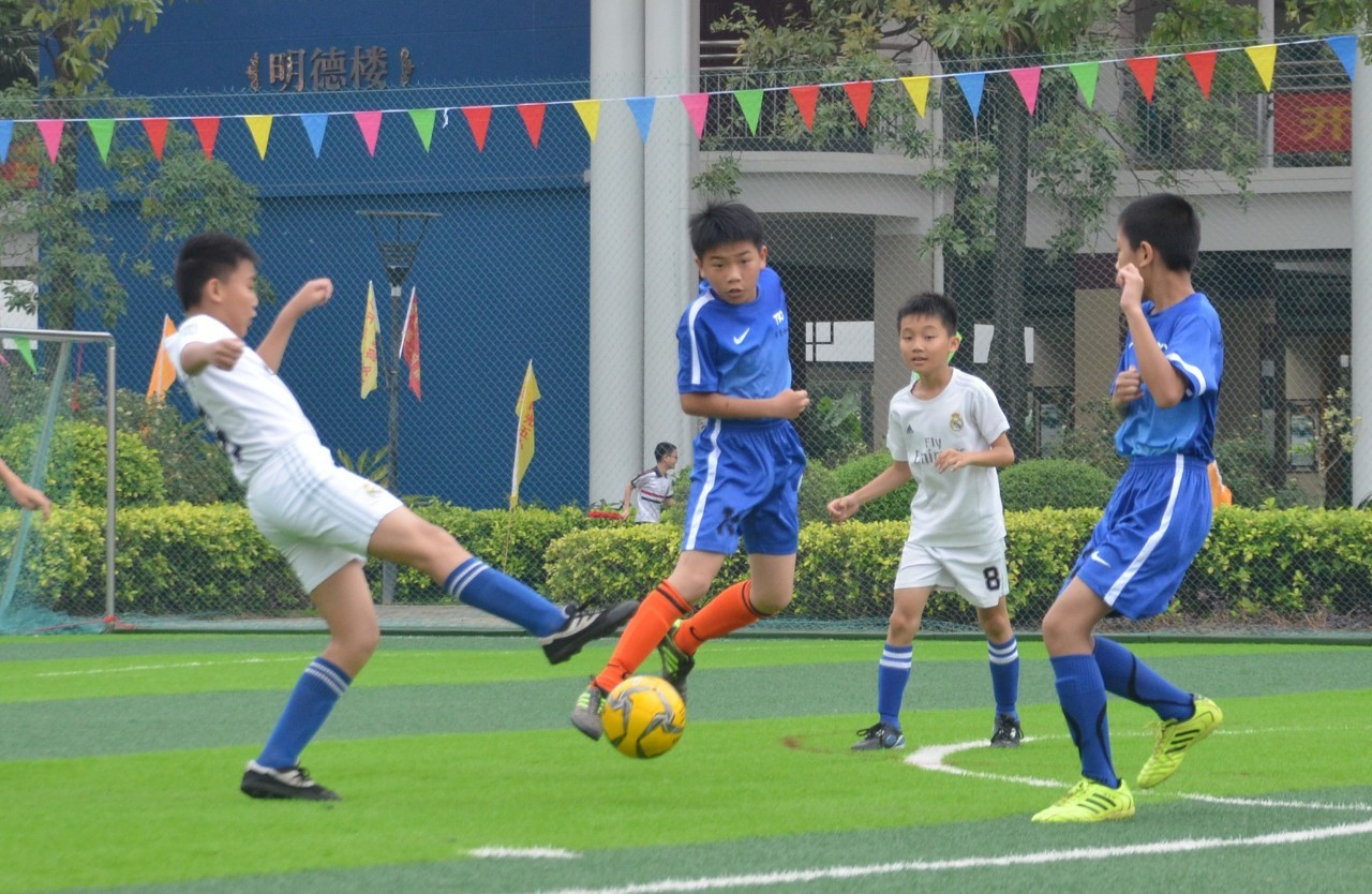 中暴露出 中暴露出